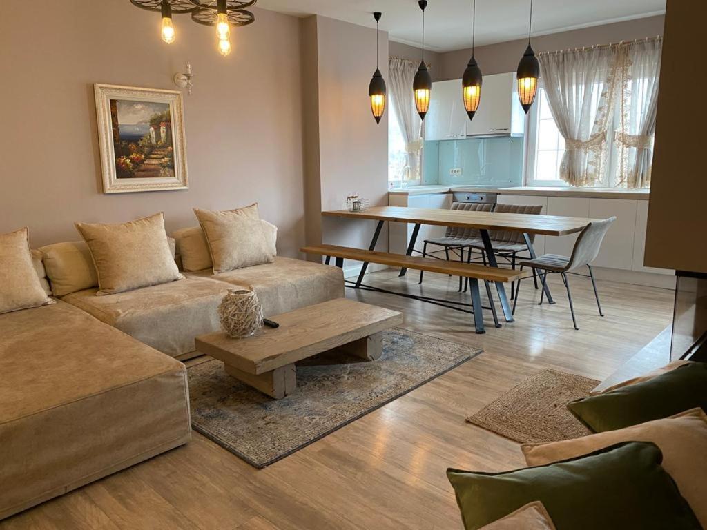 Cozy Lake Front Flat Bequeme Wohnung An Der See Pogradec Luaran gambar